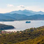 Lägenhet Baia Del Tramonto